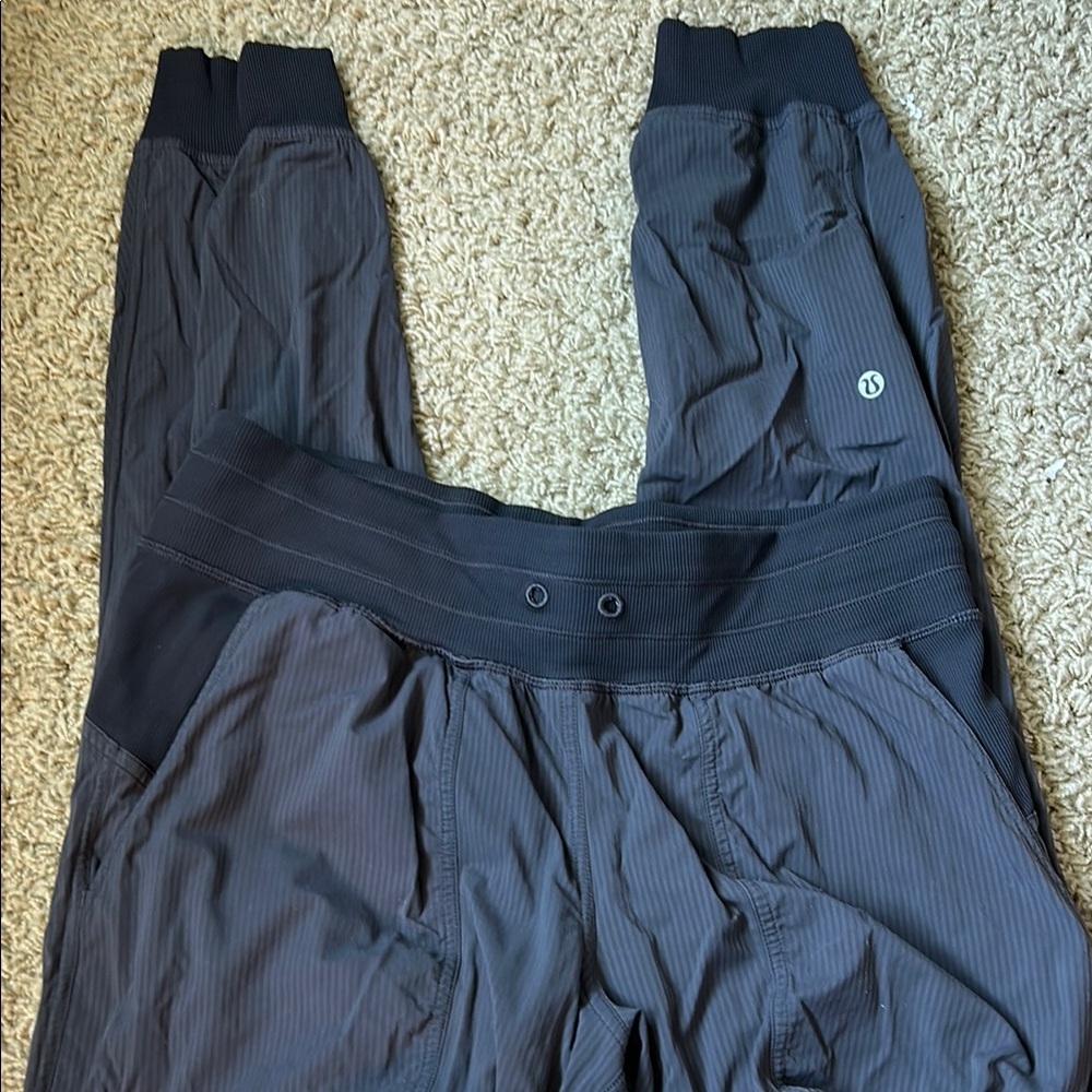 Women’s lululemon dance studio joggers